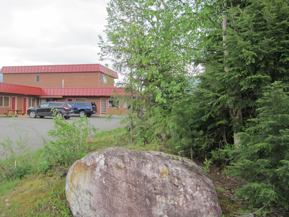 Saddle Mountain Lodge Blue River Bagian luar foto