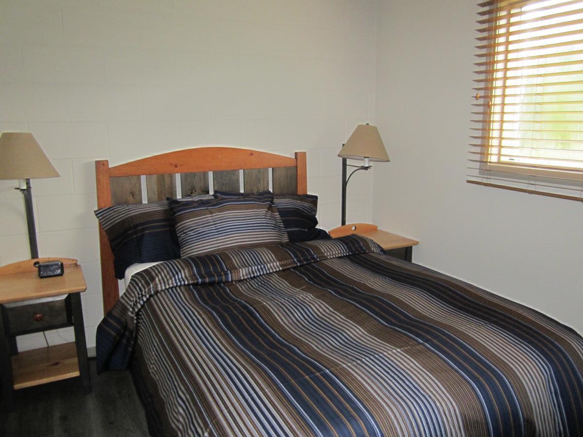 Saddle Mountain Lodge Blue River Bagian luar foto